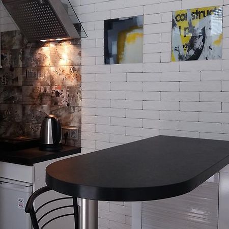 Apartment With Fireplace Lviv Ngoại thất bức ảnh