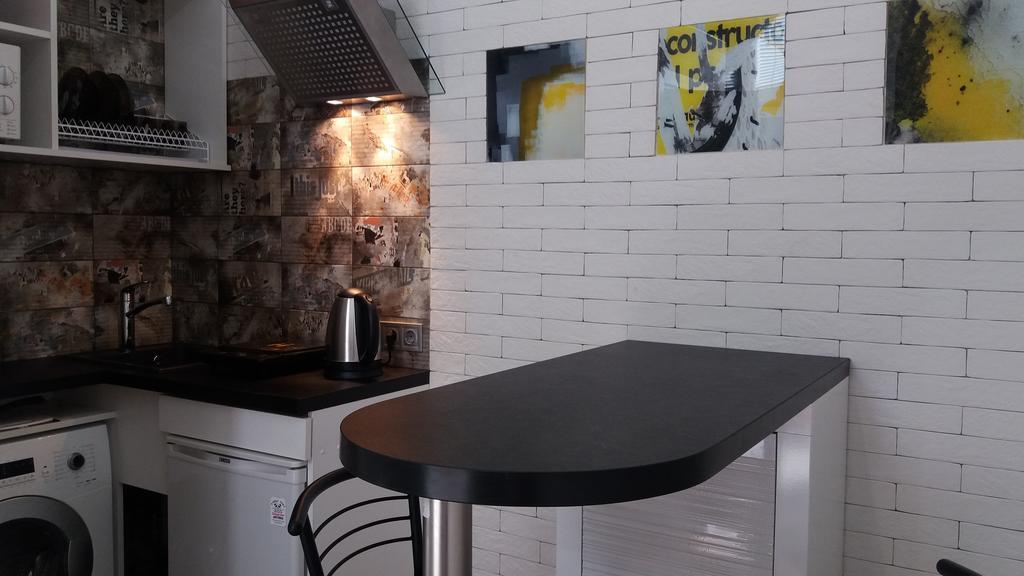 Apartment With Fireplace Lviv Ngoại thất bức ảnh